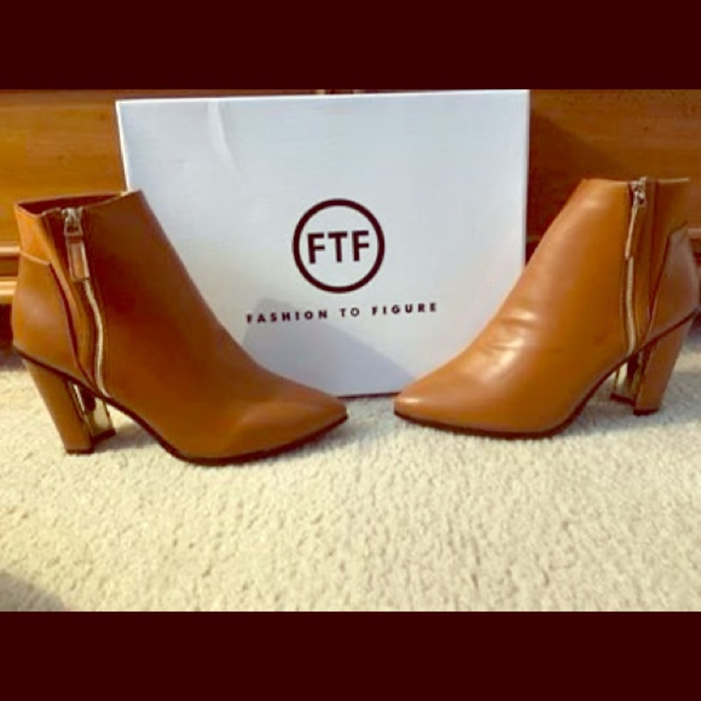Brown Boots - Picture 1 of 4
